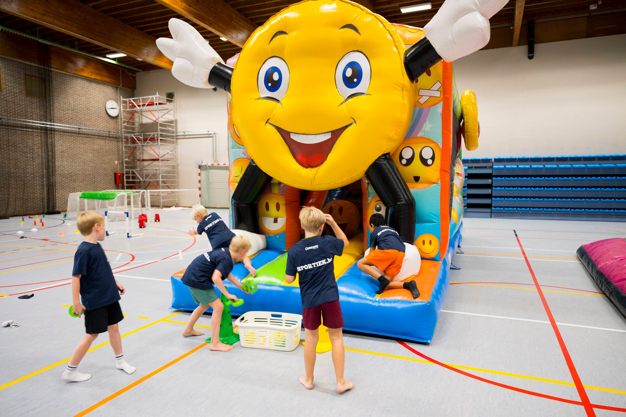 Plezier met springkastelen en opblaasbare spelen
